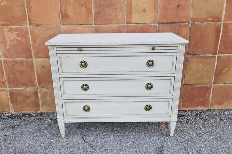 chest of drawers/dresser Swedish