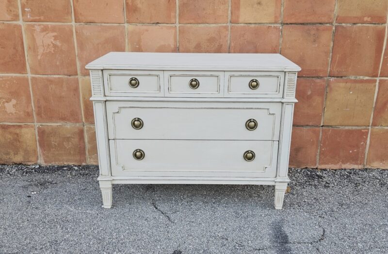 chest of drawers/dresser Swedish